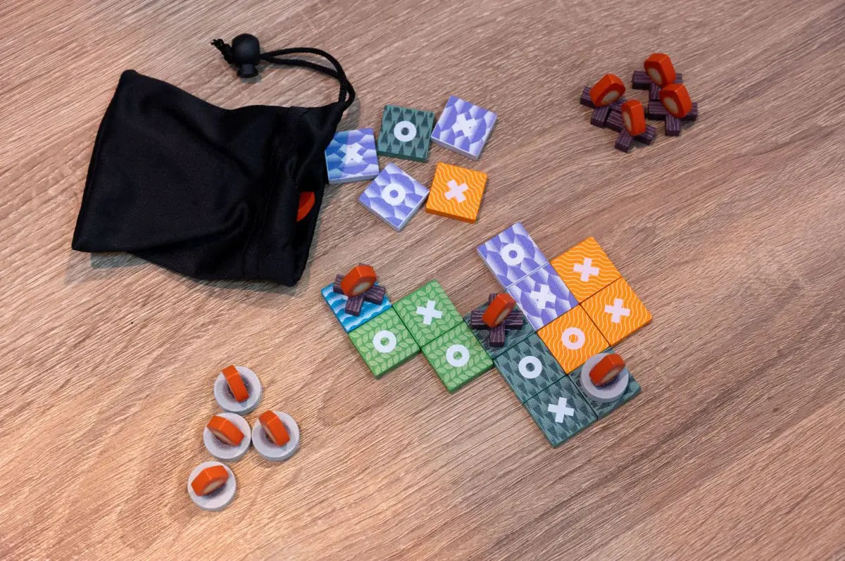 Tic‑Tac‑Trek spelmateriaal